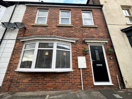 Cosy, 2 Bedroom Cottage in Guisborough Town Centre