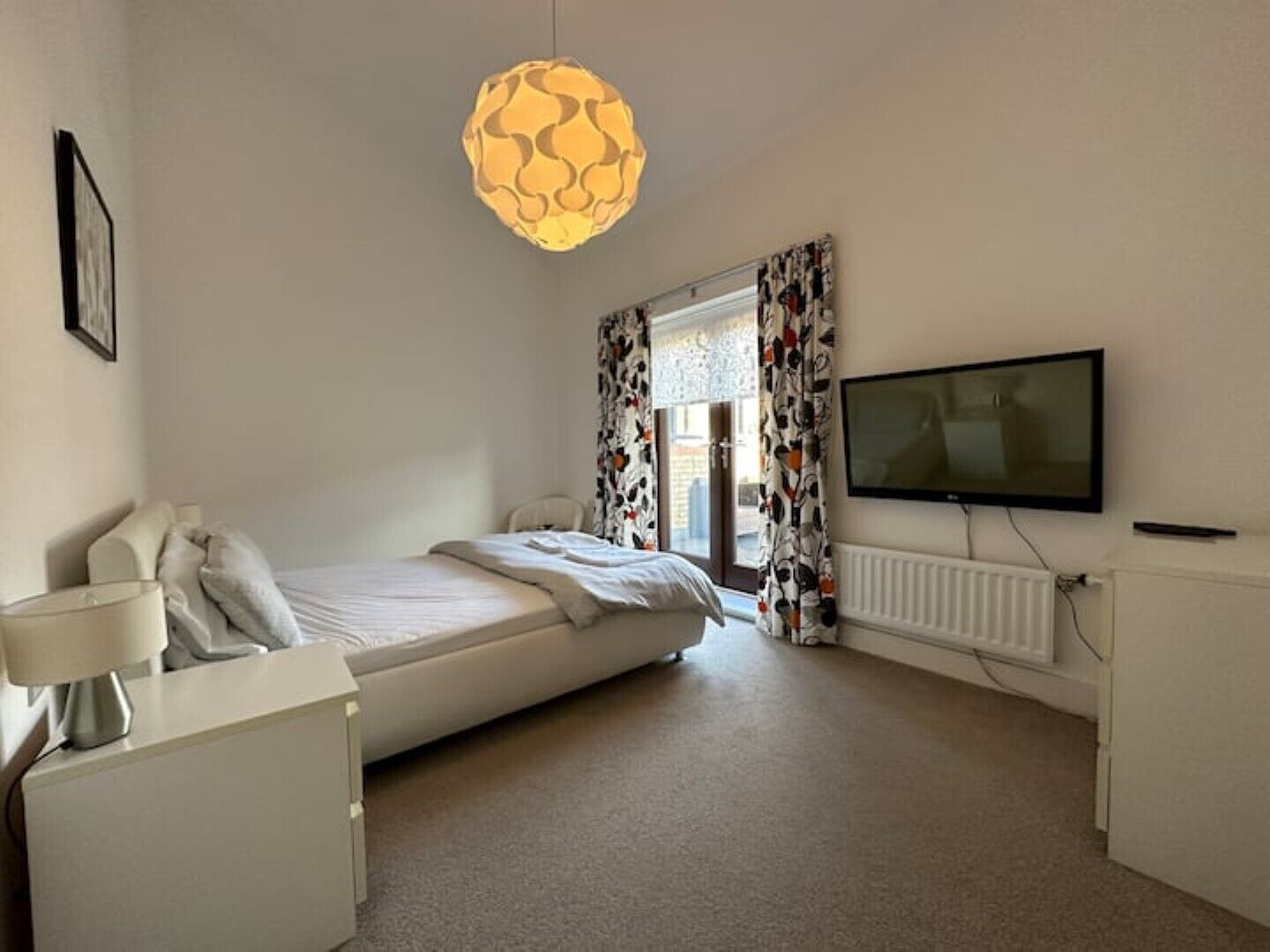 2 bedrooms, desk, iron/ironing board, travel crib