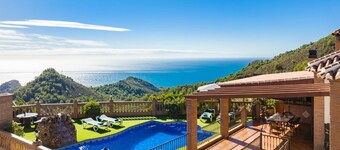 Villa Bonifacio - Four Bedroom Villa, Sleeps 7