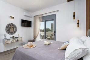 3 habitaciones, tabla de planchar con plancha, wifi y ropa de cama