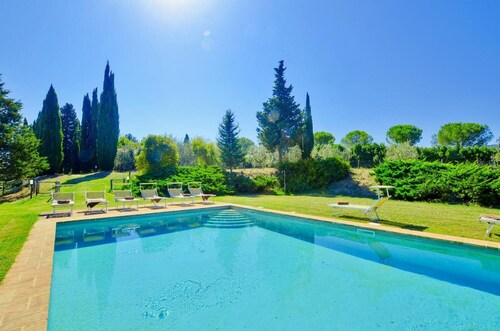 Villa Piandisette - Four Bedroom Villa, Sleeps 10