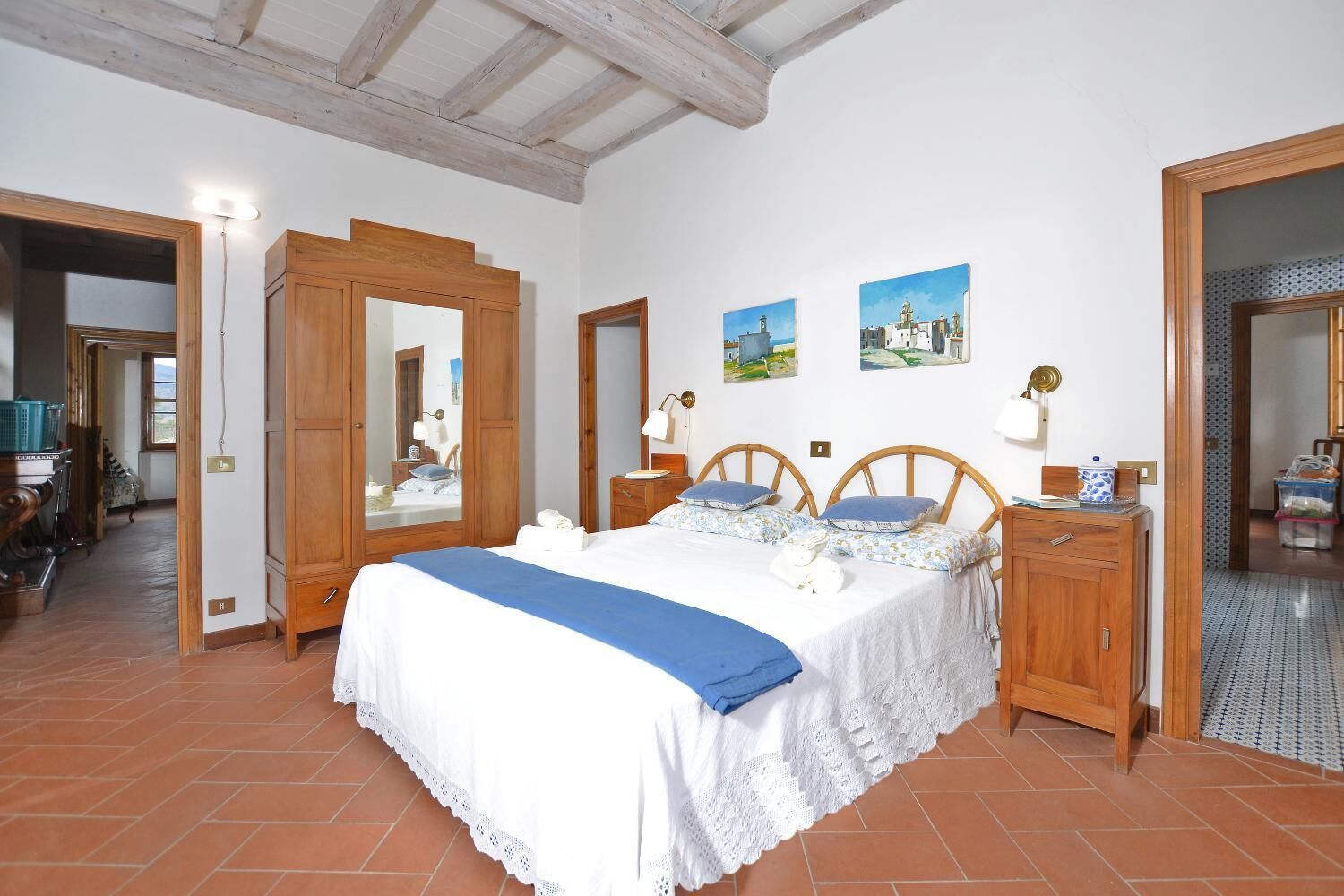 4 chambres, fer et planche à repasser, Wi-Fi, draps fournis