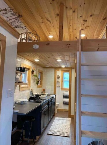 Sweet Suite Tiny House w/ Zen Vibes on Quiet Lake