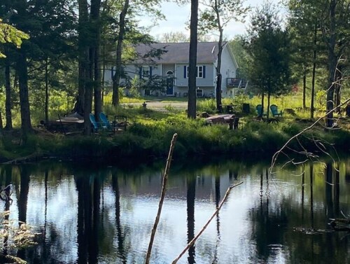 Peaceful Lake House Sauna,Hot tub,& Pool getaway in the Catskills