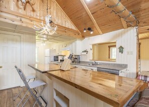 KĂŒhlschrank, Mikrowelle, Ofen, Herdplatte