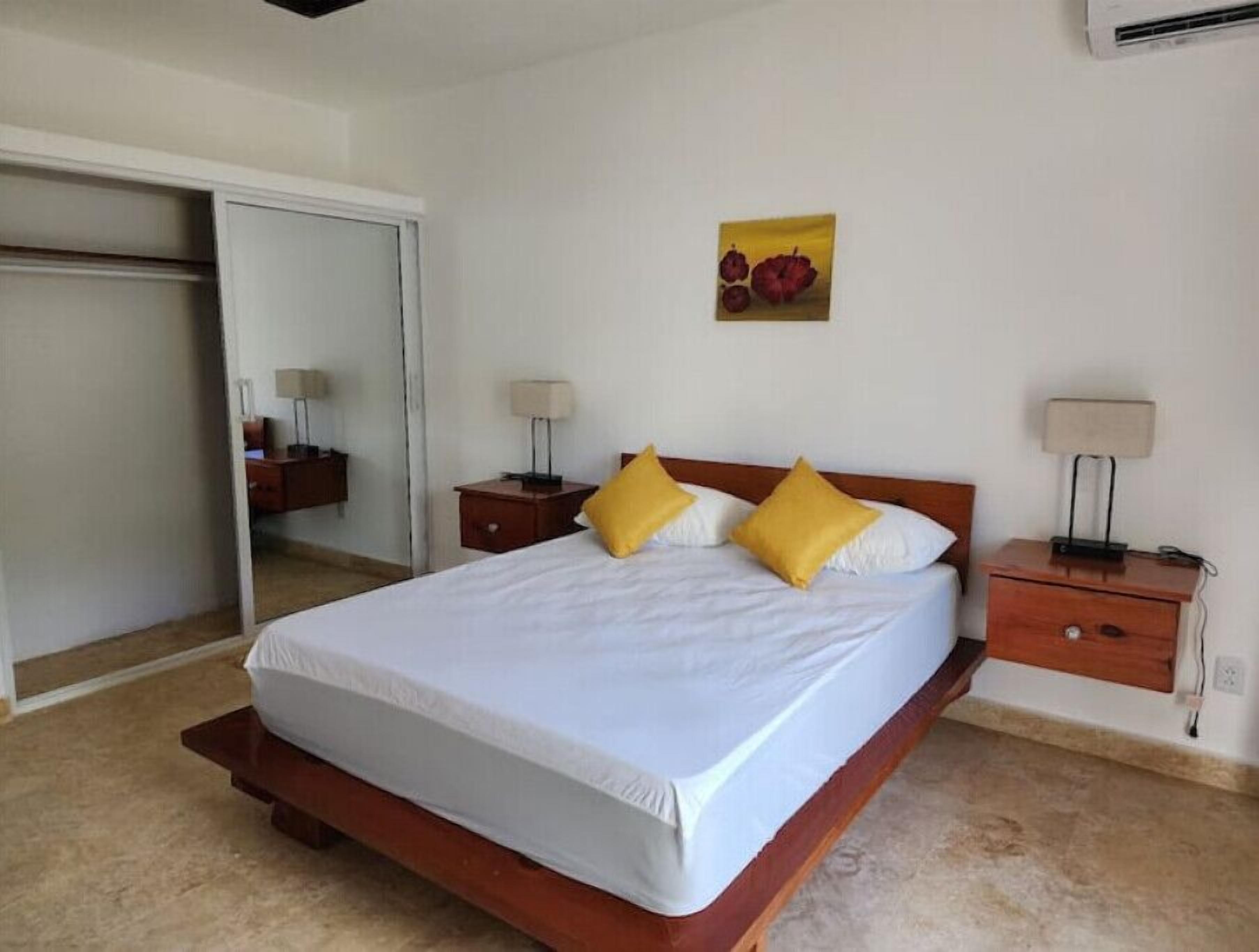 2 bedrooms, in-room safe, iron/ironing board, travel crib