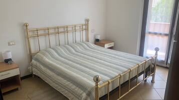 1 slaapkamer, een kluis op de kamer, beddengoed, rolstoeltoegankelijk