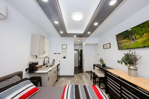 4 chambres, fer et planche à repasser, Wi-Fi, draps fournis