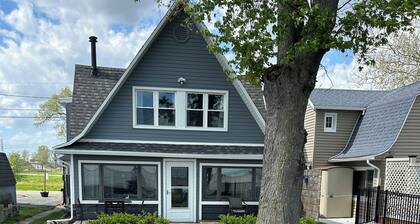 Lakeside Oasis - Lake Erie Lakefront with Golf Cart