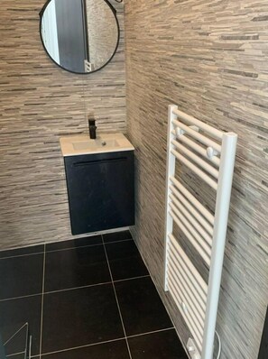 Toallas, papel higiénico