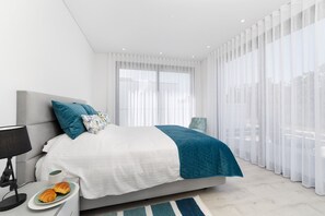3 dormitorios, tabla de planchar con plancha, wifi gratis y ropa de cama