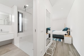 3 habitaciones, tabla de planchar con plancha y wifi gratis