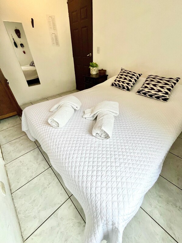 Standard Room, 1 Double Bed, Ensuite (ELA 2) | 1 bedroom, individually decorated, individually furnished - Casa ELA Candelaria (Antigua Guatemala)