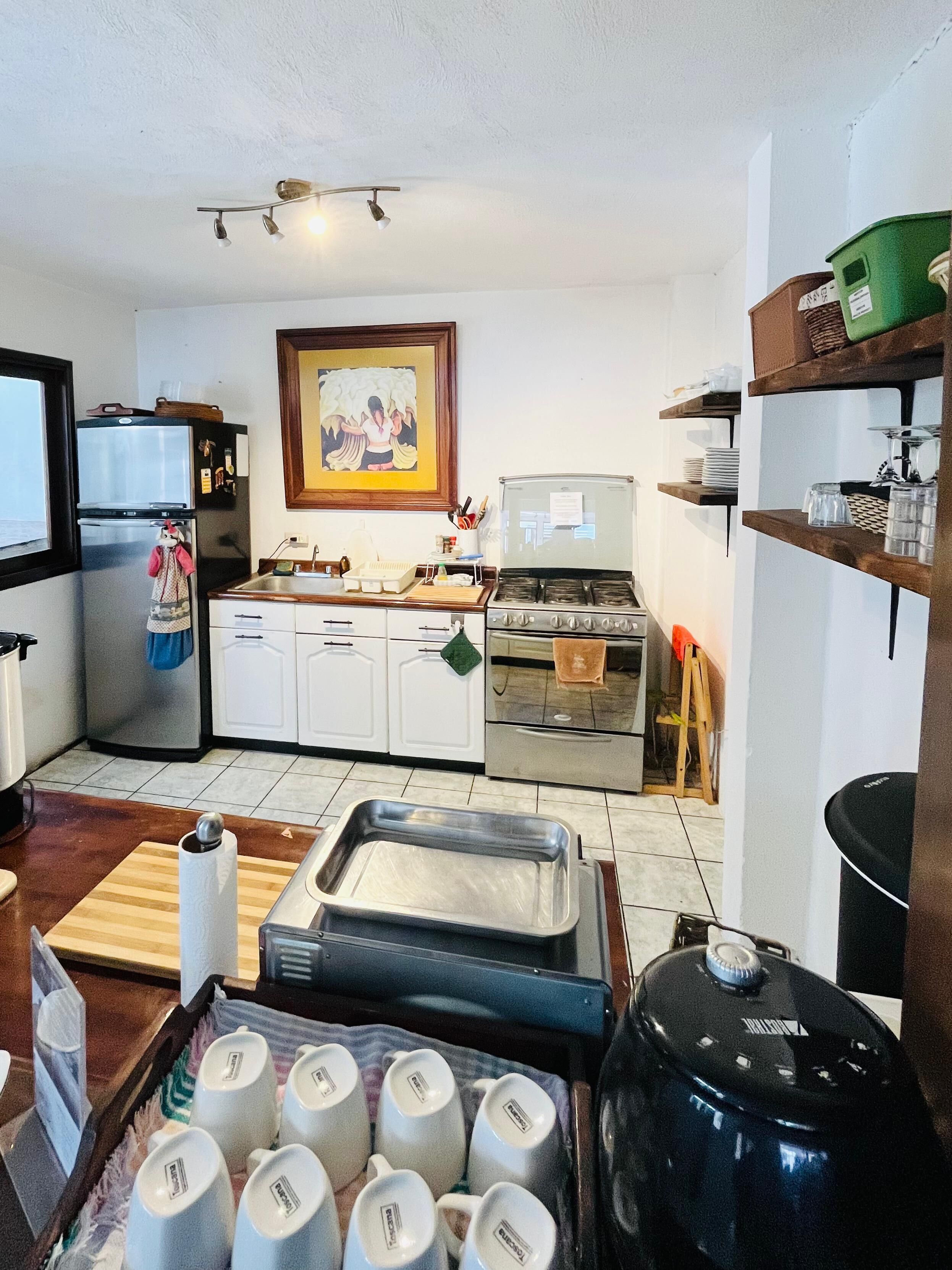 Full-sized fridge, microwave, oven, toaster