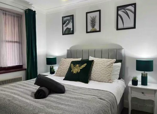 Rose Court-Free Parking-Central-Long Stay Offer
