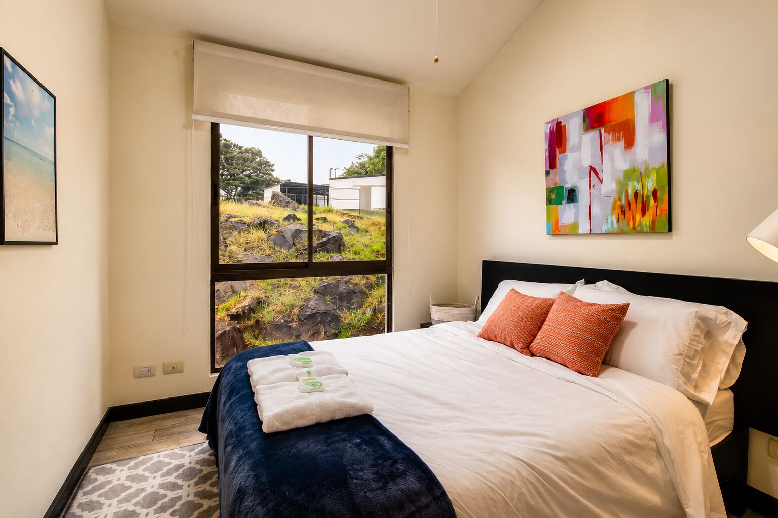 2 bedrooms, travel cot, WiFi, bed sheets