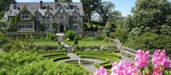 Character old cottage in gorgeous Snowdonia location