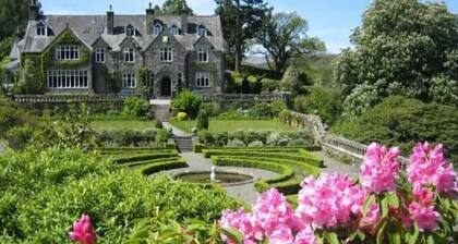 Character old cottage in gorgeous Snowdonia location