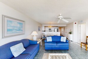 TV - Oceanfront condo with pool access, jetted tub, full kitchen, W/D, & Pack-N-Play (North Myrtle Beach)