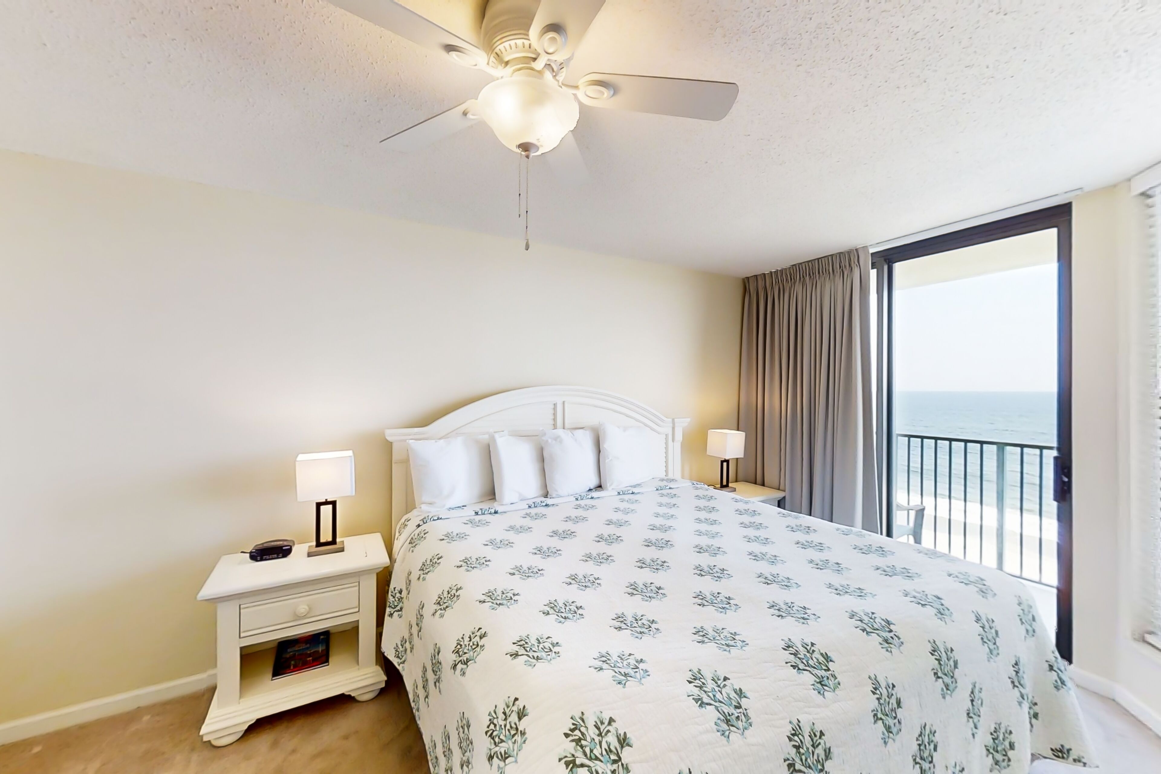 3 bedrooms, iron/ironing board, internet, bed sheets