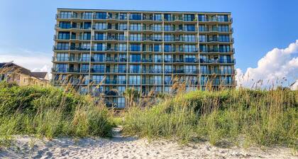 Oceanfront condo with pool access, jetted tub, full kitchen, W/D, & Pack-N-Play
