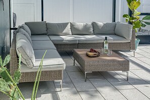 Terrace/patio - Bright and airy home with enclosed pool, hammock, and open-concept interior (Fort Myers)