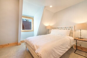 3 chambres, bureau, Wi-Fi gratuit, draps fournis