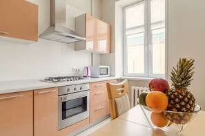 Apartment | Private kitchen | Fridge, microwave, oven, electric kettle - Apartment near the metro (Minsk)