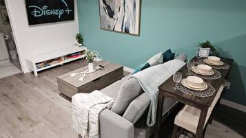 Una Smart TV, libros