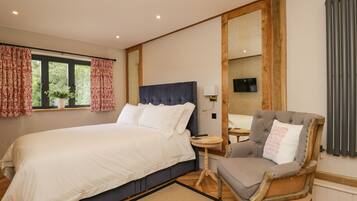 3 bedrooms, individually decorated, individually furnished, free WiFi