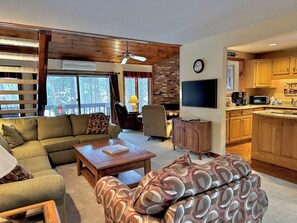 Smart TV, fireplace - Cozy Private Winter Retreat, 5 min to Cranmore, 10 to Attitash, 3 mins to town (North Conway)