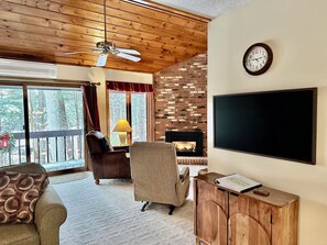 Smart TV, fireplace - Cozy Private Winter Retreat, 5 min to Cranmore, 10 to Attitash, 3 mins to town (North Conway)