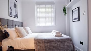 2 Schlafzimmer, Schreibtisch, Bügeleisen/Bügelbrett, kostenloses WLAN