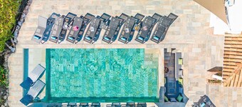 Luxury retreat w/ heatable pool & jacuzzi