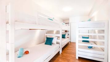 4 Schlafzimmer, BĂŒgeleisen/BĂŒgelbrett, kostenloses WLAN