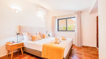 4 bedrooms, iron/ironing board, free WiFi