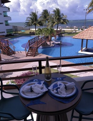 Outdoor dining - Maui Beach Beira Mar (Tamandaré)