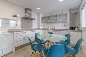 Fridge, microwave, oven, dishwasher