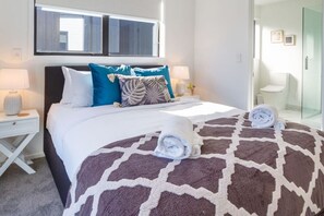 4 bedrooms, desk, iron/ironing board, free WiFi