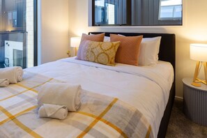 4 bedrooms, desk, iron/ironing board, free WiFi