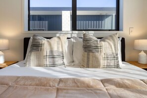 4 bedrooms, desk, iron/ironing board, travel cot