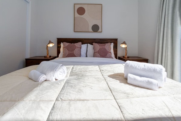 2 habitaciones, tabla de planchar con plancha y wifi gratis 