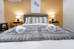 2 bedrooms, desk, iron/ironing board, free WiFi