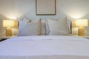 2 bedrooms, iron/ironing board, free WiFi, bed sheets