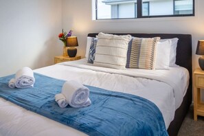 1 habitación, tabla de planchar con plancha, cuna de viaje y wifi 