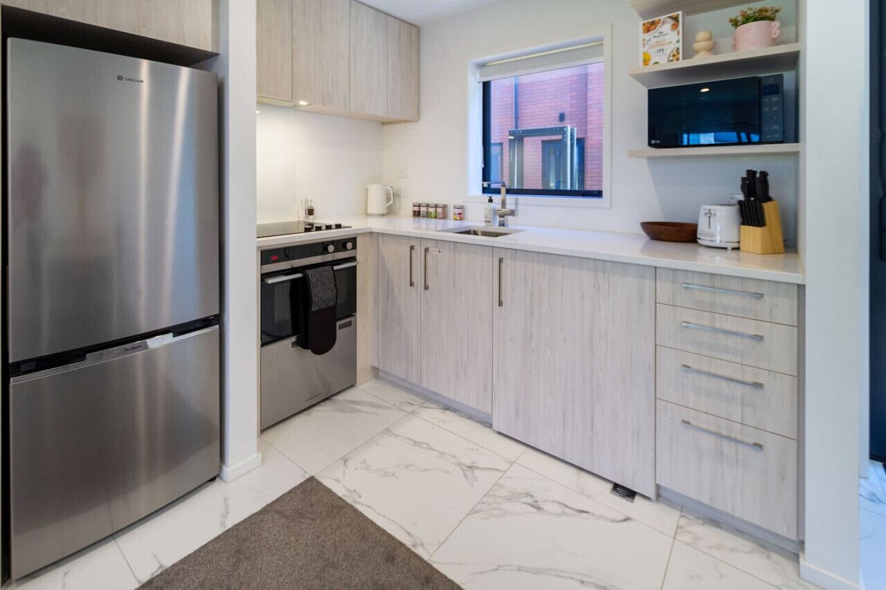 Frigorifero, microonde, forno, piano cottura