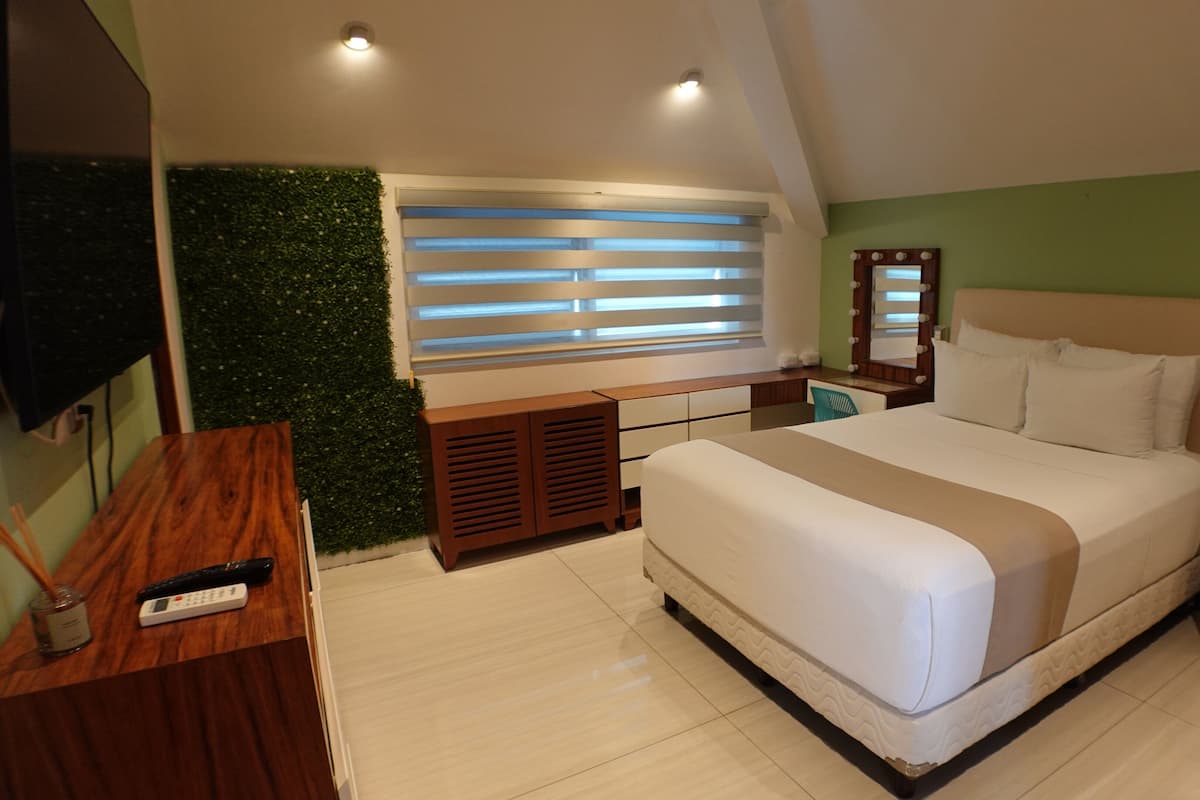 Caja de seguridad en la habitación, wifi gratis y ropa de cama