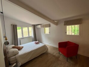 4 Schlafzimmer, Bügeleisen/Bügelbrett, WLAN, Bettwäsche