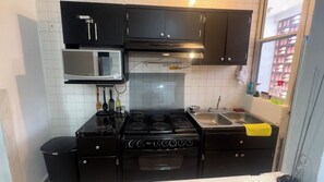 Fridge, microwave, stovetop, blender