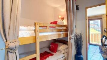 2 chambres, fer et planche Ă repasser, Wi-Fi gratuit, draps fournis